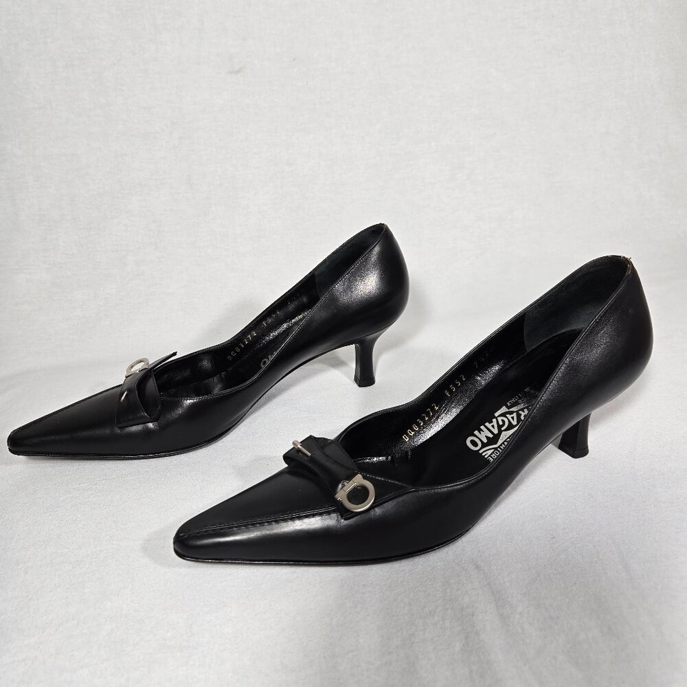 Vintage SALVATORE FERRAGAMO-GESSICA Black Leather Pointed Kitten Pump Sz 7.5 2A - Picture 2 of 16